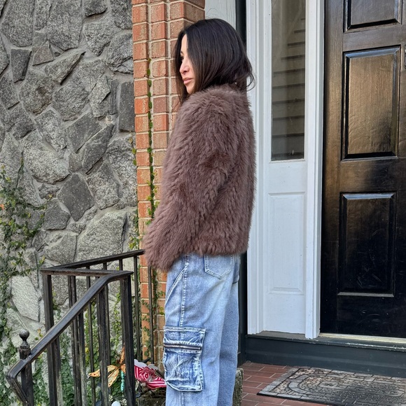 ✨RESTOCK ✨From Paris! Chic Faux Fur Jacket - Picture 5 of 6